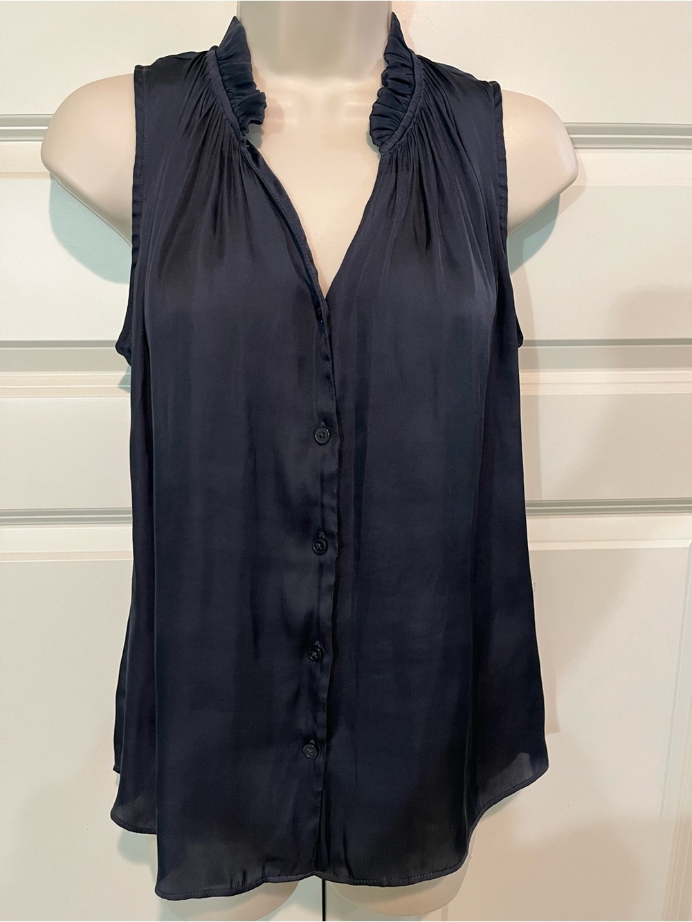 Banana Republic Sleeveless Ruffle-Collar Button-Front Navy Blouse Size Medium